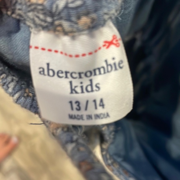 I am selling a Abercrombie and Fitch kids dress, size 13/14. - Picture 5 of 6